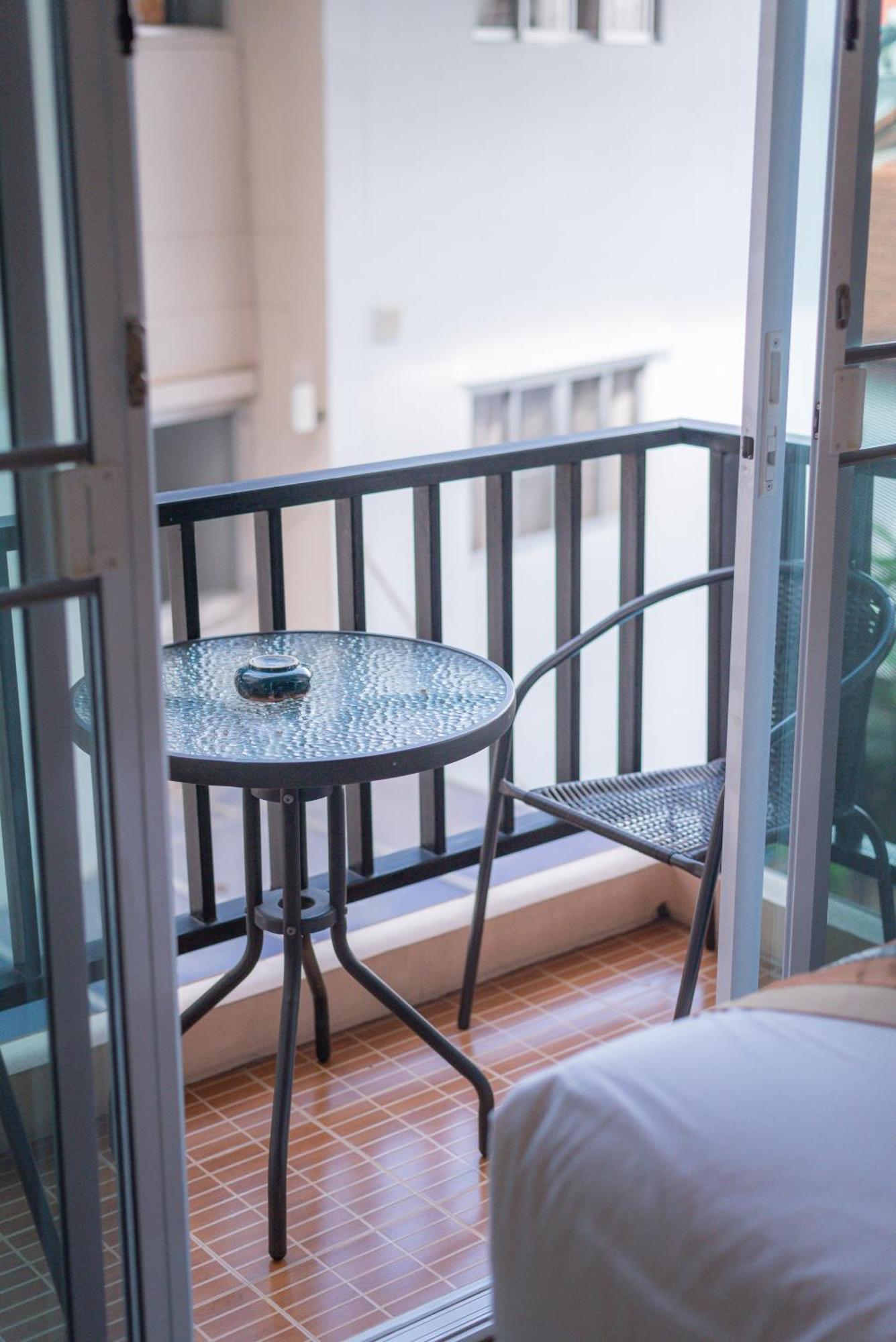Manee Cool Mueang Hotel Chiang Mai Exterior foto