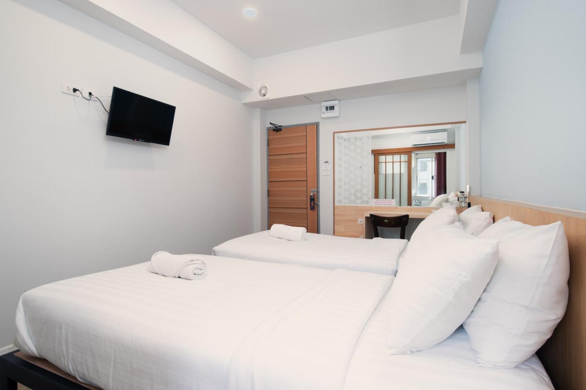 Manee Cool Mueang Hotel Chiang Mai Exterior foto