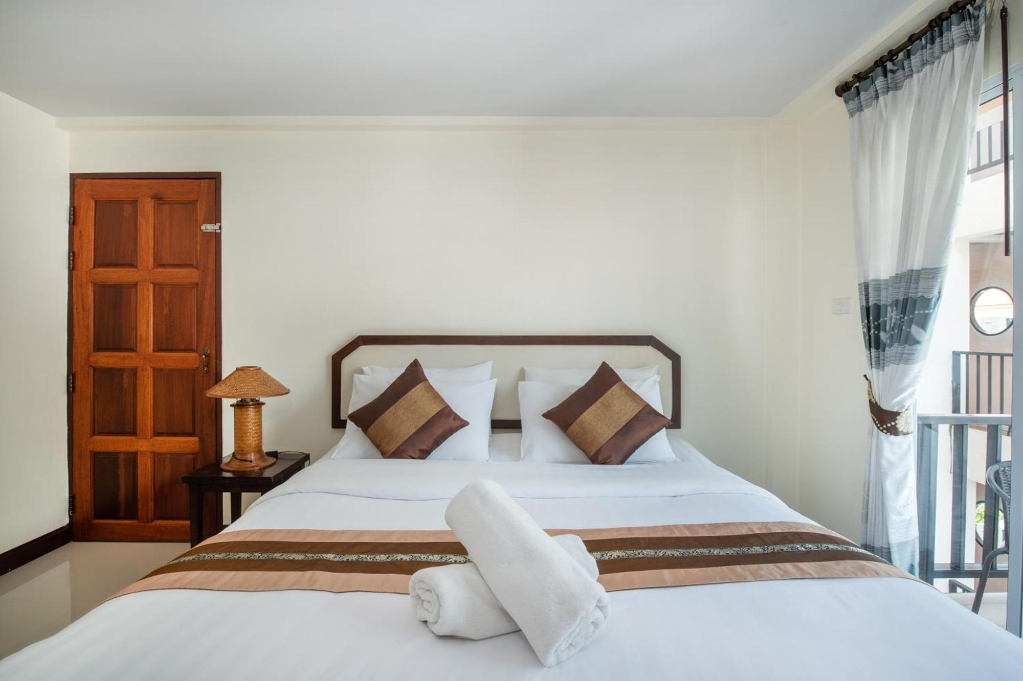 Manee Cool Mueang Hotel Chiang Mai Exterior foto