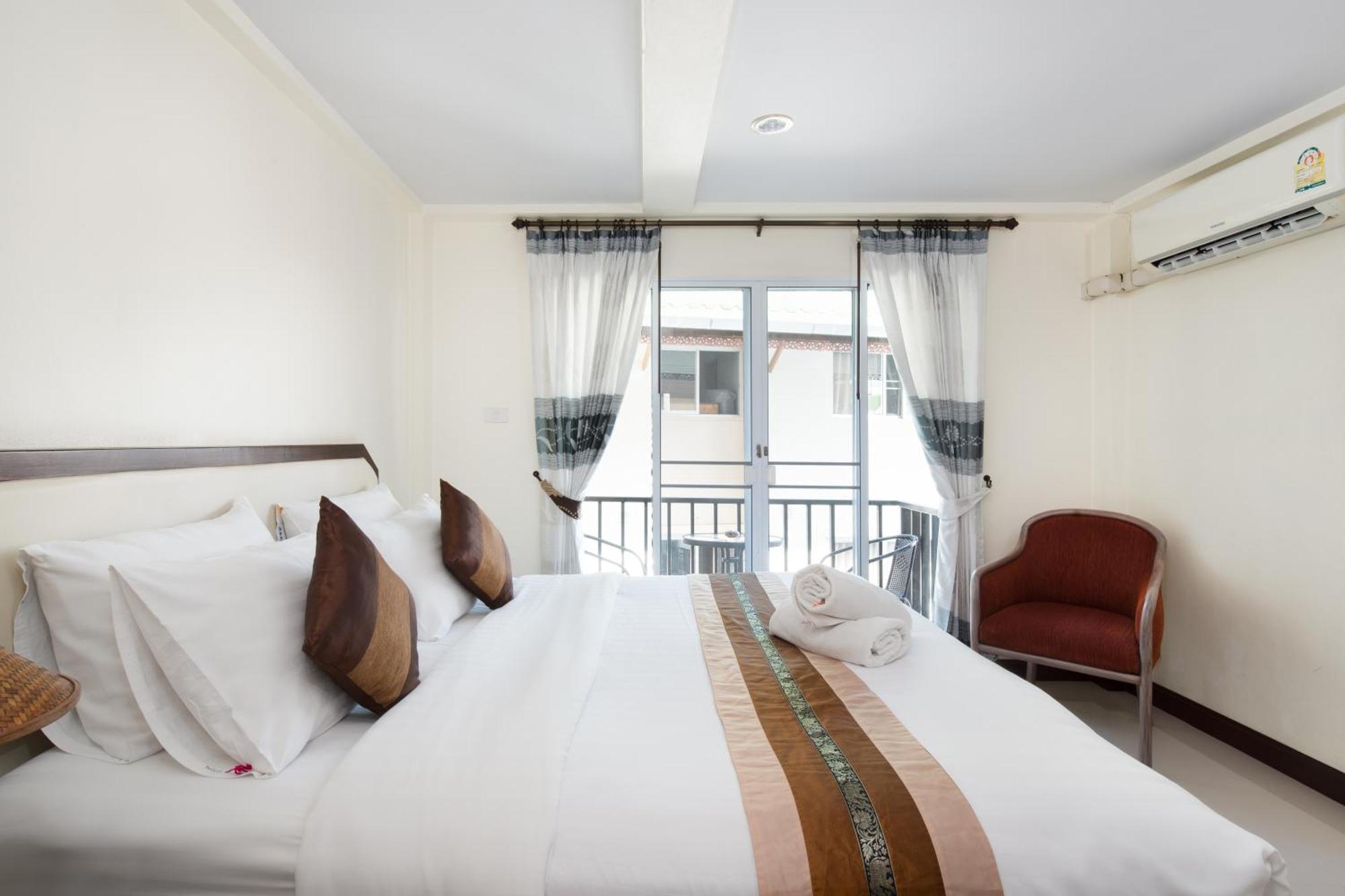 Manee Cool Mueang Hotel Chiang Mai Exterior foto