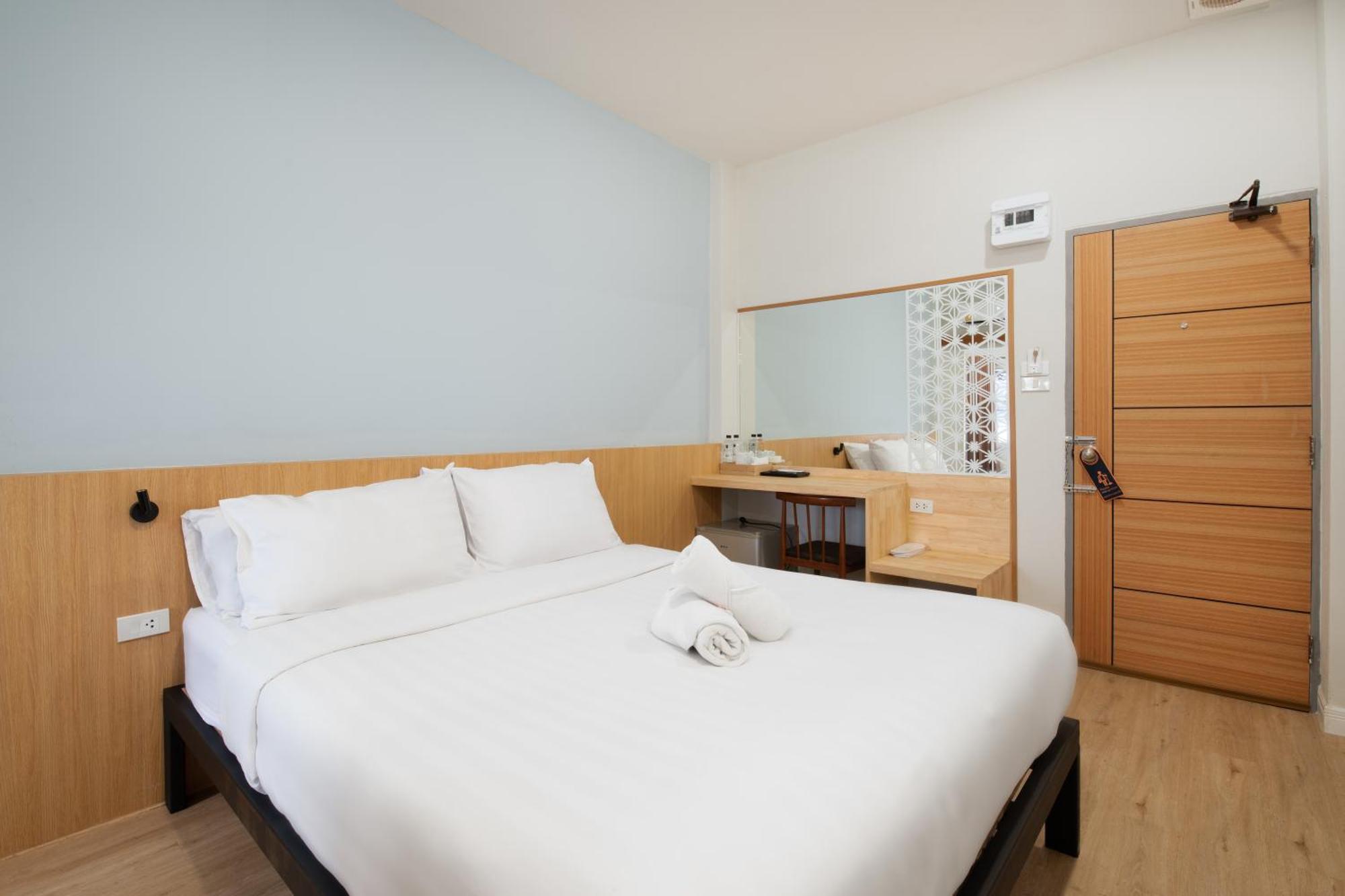 Manee Cool Mueang Hotel Chiang Mai Exterior foto