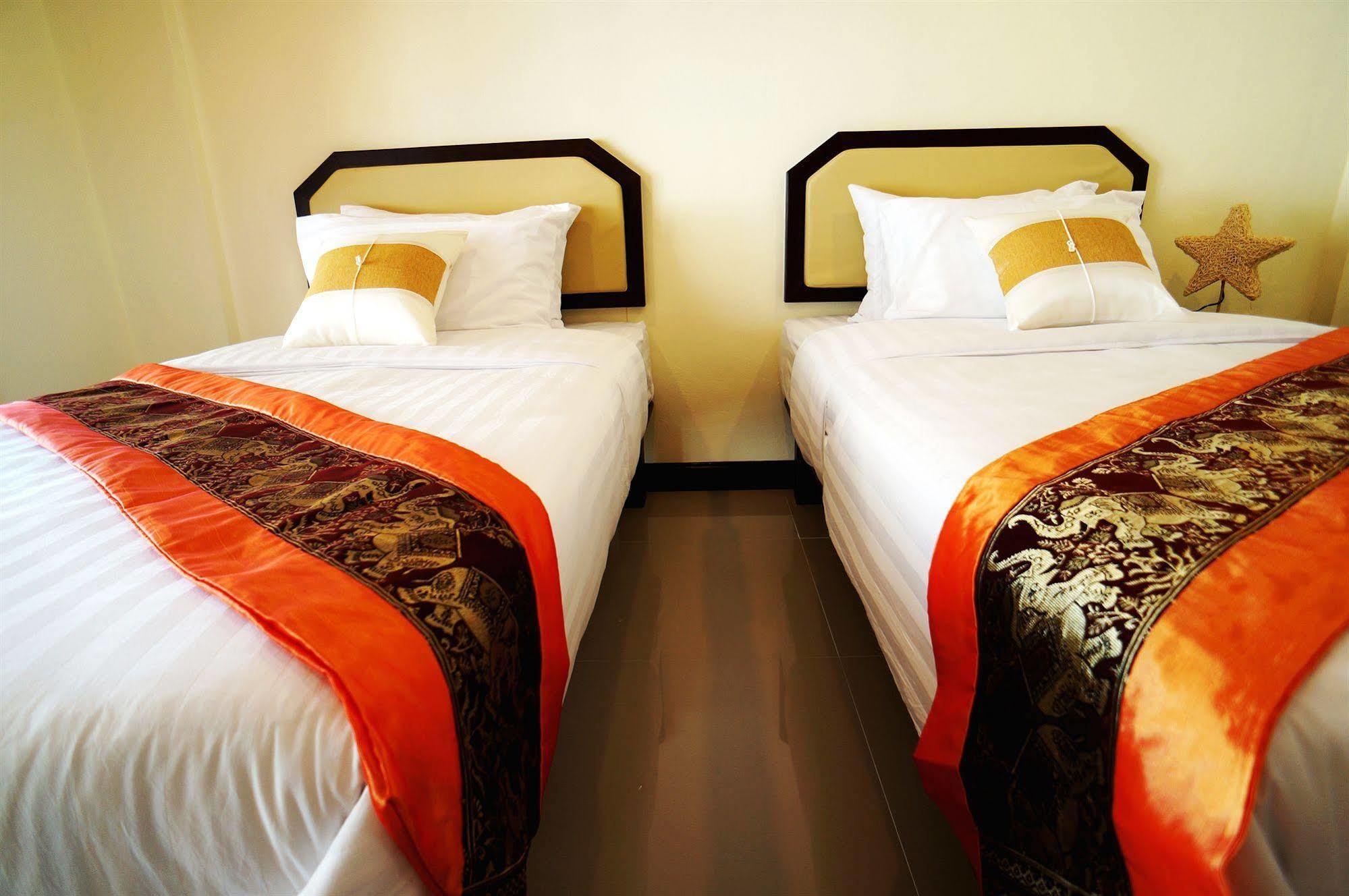 Manee Cool Mueang Hotel Chiang Mai Exterior foto