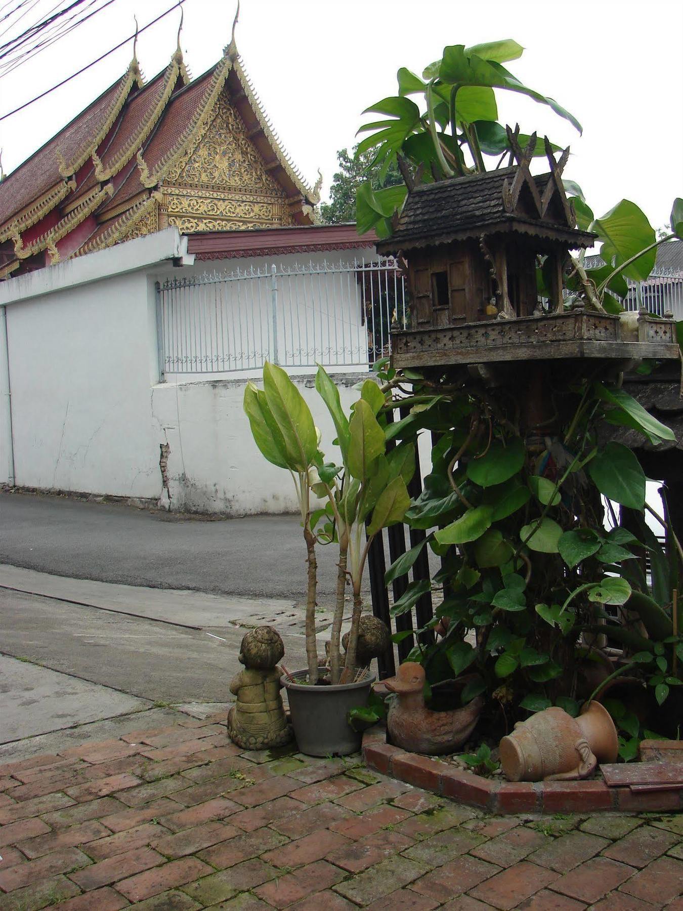 Manee Cool Mueang Hotel Chiang Mai Exterior foto